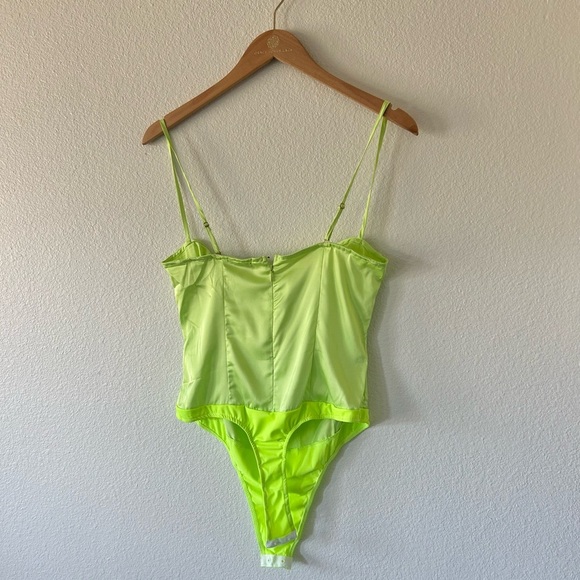 NWT WeWoreWhat Strapy Bodysuit in Sharp Green - Picture 5 of 5